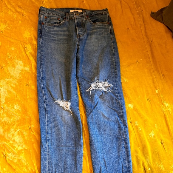 Levi’s Ripped Jeans - Picture 2 of 7